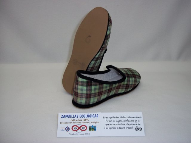 pantufla a cuadro verdes modelo 18 suela